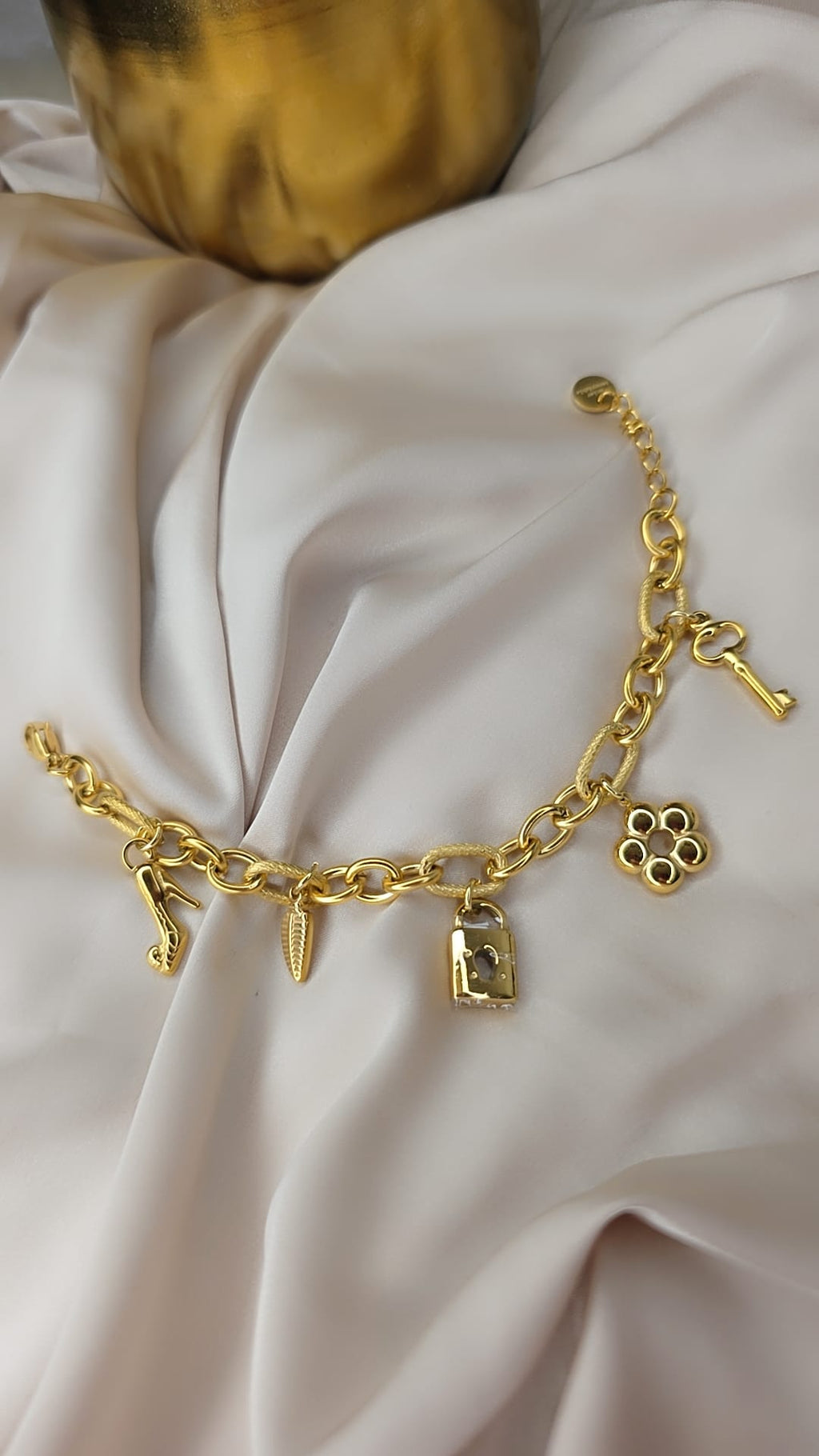 Gourmette pendentif doré