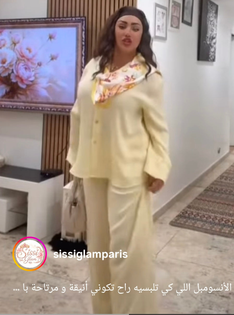 Ensemble avec foulard